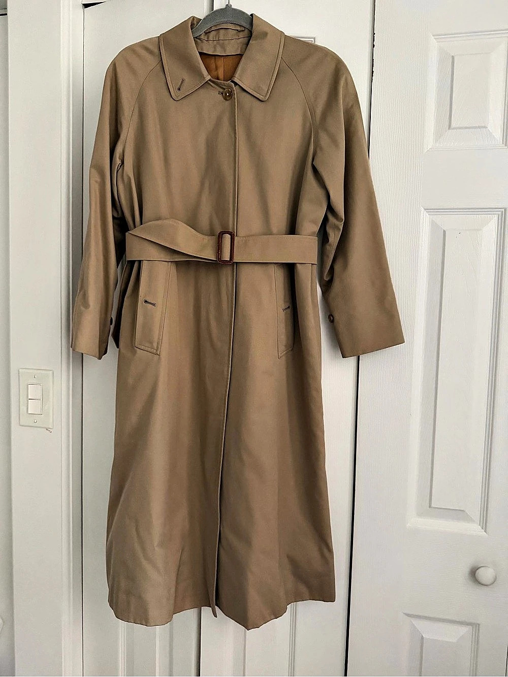 Vintage Burberry Plaid Lined Trench Coat in Beige